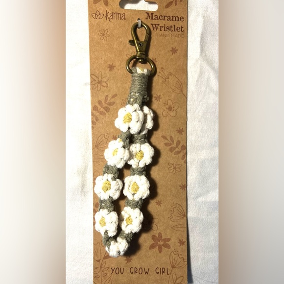 Macrame Wristlet Cozy Cottage, NWT, Handmade - Picture 3 of 3